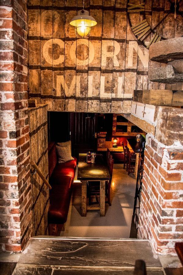 Hotel The Old Mill Lymington Exterior foto